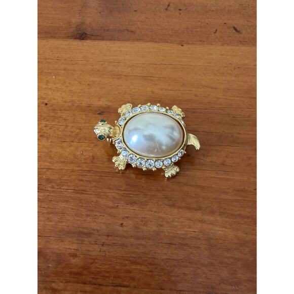 Unbranded Jewelry - Vintage Faux Pearl Turtle Brooch Gold Tone Rhinestone Shell Green Crystal Eyes
